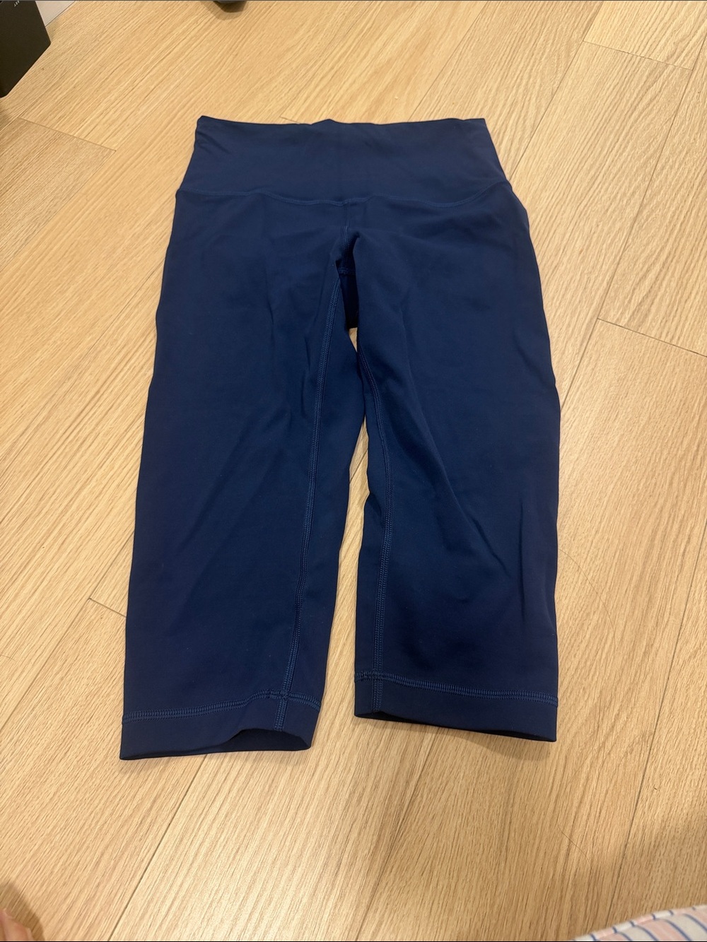 lululemon athletica Girls Navy Capri Leggings